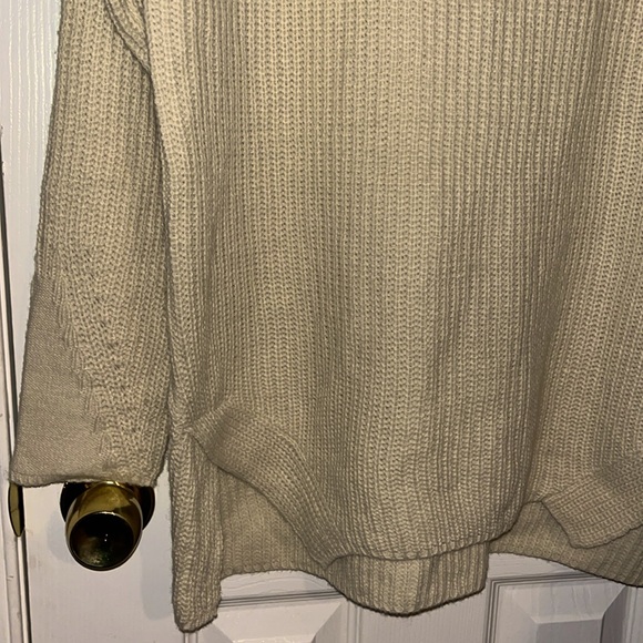 Size M/L MIRACLE BNWTs attached Cream Chunky Cable Knit Sweater - Picture 1 of 4